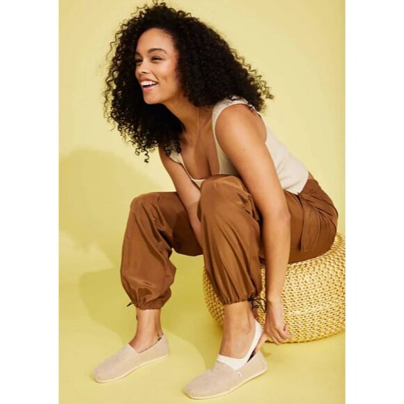 Toms White and Tan Flats Espadrille Style - Picture 12 of 13